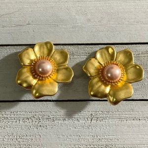 BEN-AMUN Vintage Gold Tone Floral Faux Pearl Clip On Earrings